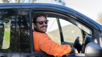 Αντώνης Τσαπατάκης: Ο Παραολυμπιονίκης μάς ξεναγεί στην Κρήτη σε ένα πρωτότυπο roadtrip (pics)