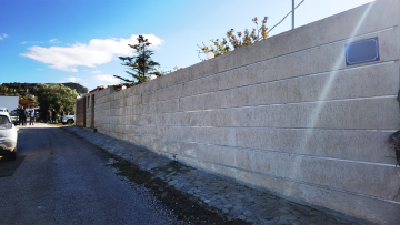 Ψευτογιατρός : «Φρούριο» το σπίτι του στα Καλύβια - Πωλούσε αλοιφές και στους γείτονές του