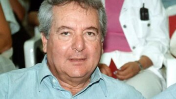 Πέθανε ο οικονομολόγος Αιμίλιος Ζαχαρέας 