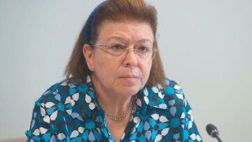 Μενδώνη: Δεν υπάρχει διαβάθμιση πτυχίων στην καλλιτεχνική Παιδεία 