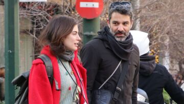 Μάρθα Λαμπίρη Φεντόρουφ και Πέτρος Λαγούτης χέρι-χέρι στο κέντρο της Αθήνας - Δείτε φωτογραφίες