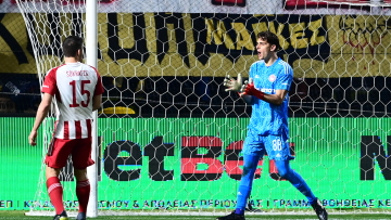 Κύπελλο ποδοσφαίρο, Άρης-Ολυμπιακός 0-1: Στα ημιτελικά με ήρωα τον Τζολάκη 