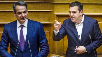 Η κυβέρνηση «πετάει το γάντι» της πρότασης μομφής στον Τσίπρα 