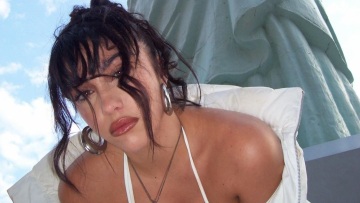 Λούρδη Λεόν: Η 27χρονη κόρη της Μαντόνα φωτογραφίζεται με σέξι, μαύρο φόρεμα στην Καραϊβική