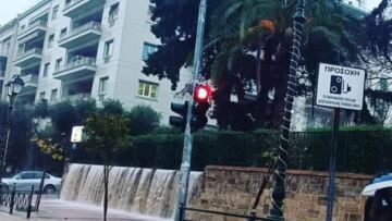 Κακοκαιρία: «Καταρράκτες» δημιουργήθηκαν πάνω στη Βασιλίσσης Σοφίας - Δείτε εικόνες 