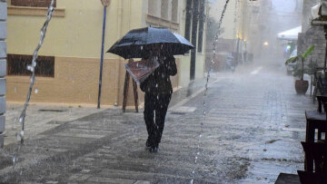Καιρός: Βροχές και καταιγίδες σήμερα στα ανατολικά - Η πρόγνωση για το Σαββατοκύριακο