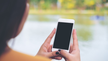 Απατεώνισσα μετέφερε 8.000 ευρώ από το λογαριασμό βιοτέχνη