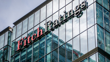 Fitch Ratings: Ο διεθνής οίκος αξιολόγησης αναβάθμισε την ελληνική οικονομία σε ΒΒ+