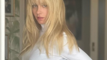 Η Δούκισσα Νομικού «φωτιά στα κόκκινα»: Η εντυπωσιακή εμφάνιση και τα stylish παπούτσια