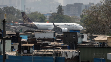 Χαμός σε πτήση στην Ινδία - Γυναίκα γρονθοκόπησε και έφτυσε αεροσυνοδούς