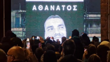 Άλκης Καμπανός: Πένθιμη μουσική και κεριά στην πορεία για την επέτειο δολοφονίας του 19χρονου