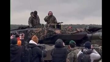 Πόλεμος στην Ουκρανία - Βίντεο: Ο Γερμανός υπουργός Άμυνας στο Leopard πριν την παράδοση στο Κίεβο 