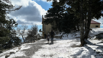 Καιρός: Αν δεν χιονίσει, θα βρέξει, σύμφωνα με τους μετεωρολόγους - Άνοδος της θερμοκρασίας σήμερα