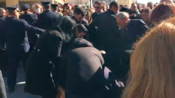 Πτώση Phantom F-4: Λιποθύμησε μετά την κηδεία η μητέρα του υποσμηναγού Τουρούτσικα