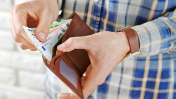 Κατώτατος μισθός: Όλες οι προτάσεις των εργοδοτών και των επιστημονικών φορέων