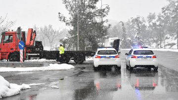 Κακοκαιρία «Μπάρμπαρα»: Απαγορεύθηκε η κυκλοφορία βαρέων οχημάτων στην Αθηνών-Λαμίας και την Αττική Οδό