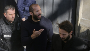 Άντριου Τέιτ: Ήταν βίαιος, λέει πρώην σύντροφός του - Πώς την έπεισε να δουλέψει για εκείνον