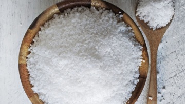 Σε τι διαφέρει το θαλασσινό από το επιτραπέζιο αλάτι