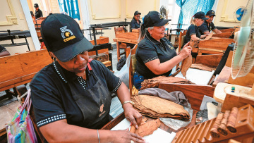 Οι Κινέζοι πήραν τα Cohiba από την Κούβα με 1,2 δισ. δολάρια