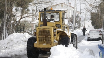 Κακοκαιρία «Μπάρμπαρα»: Πώς θα λειτουργήσουν την Τετάρτη σχολεία, Δημόσιο, καταστήματα