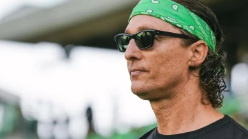 Όταν ο Μάθιου Μακόναχι συνάντησε τον Κερτ Ράσελ και τη Γκόλντι Χολ σε εστιατόριο της Πάρου