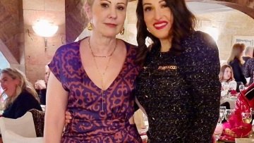 Η Ιωάννα Παλιοσπύρου μάς συστήνει τη γιατρό της: «Με έχει κόψει, με έχει ράψει, με έχει “φτιάξει”»