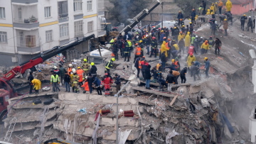 Σεισμός στην Τουρκία - Βρετανός καθηγητής: Η χώρα δεν ήταν έτοιμη για αυτό το φονικό χτύπημα