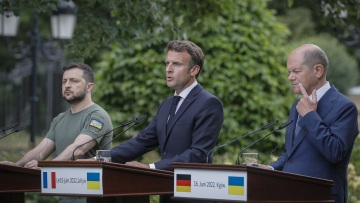 Στο Παρίσι το απόγευμα ο Ζελένσκι - Θα συναντηθεί με Εμανουέλ Μακρόν και Όλαφ Σολτς