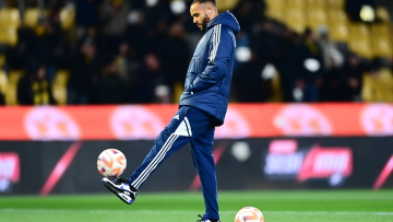 ΑΕΚ - Ολυμπιακός: Έφτασε στη Νέα Φιλαδέλφεια η αποστολή των Πειραιωτών 