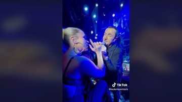 Λευτέρης Πανταζής - Κόνι Μεταξά: Τραγουδούν μαζί και λιώνουν από αγάπη