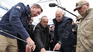 Σεισμός στην Τουρκία - Μεβλούτ Τσαβούσογλου: «Πραγματικός γείτονας η Ελλάδα»