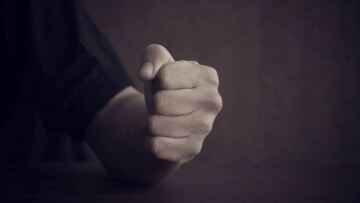 Πόρτο Ράφτη: 36χρονη κατήγγειλε ότι ο σύζυγός της την χτύπησε στο κεφάλι 
