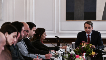 Ραντεβού στο Μαξίμου: Στα «σκαριά» πλαίσιο συμβιβασμού με τους καλλιτέχνες