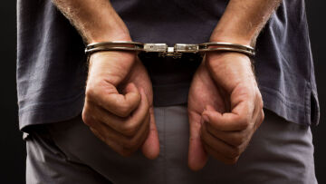  Αχαΐα: Συνελήφθη 50χρονος που είχε «γιάφκα» με 14.500 κροτίδες