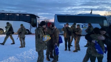 Πόλεμος στην Ουκρανία: Νέα ανταλλαγή αιχμαλώτων Κιέβου - Μόσχας, 101 Ουκρανοί επέστρεψαν στη χώρα τους - Βίντεο