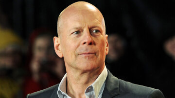 Μπρους Γουίλις: Εθεάθη στο Λος Άντζελες μετά τα δημοσιεύματα ότι ο αγώνας του με την άνοια χειροτερεύει