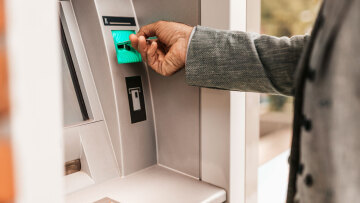 Συντάξεις: Δύο «δώρα» για τους συνταξιούχους τον Μάρτιο - Ποιοι και τι να περιμένουν