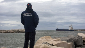 Πορτογαλία: Σώοι και οι 36 επιβάτες τουριστικού σκάφους που βυθίστηκε 600 μέτρα από την ακτή