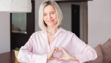 «Δεν παίρνω το φάρμακο για τη χοληστερόλη επειδή καταστρέφει το ήπαρ» – Ο καρδιολόγος απαντά