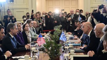 Στρατηγικός διάλογος Ελλάδας-ΗΠΑ: Με αναφορά στα F-35 το κοινό ανακοινωθέν μετά την επίσκεψη Μπλίνκεν