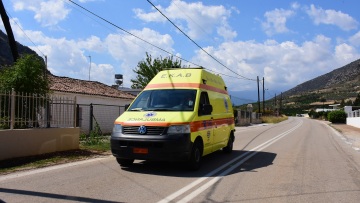 Φρικτό ατύχημα με 4χρονο στην Εύβοια - Τον παρέσυρε το αυτοκίνητο του πατέρα του