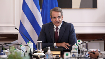 Η μετάθεση του υπουργικού «μαρτυρά» την αντίστροφη μέτρηση για τις κάλπες