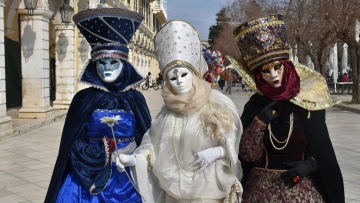 Η μαγεία του Βενετσιάνικου Καρναβαλιού της Κέρκυρας -Ξεφάντωμα με καντρίλιες και λανσιέδες