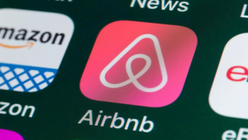 Airbnb: Τέλος χρόνου για καταχωρήσεις και διορθώσεις πριν αρχίσουν οι έλεγχοι της εφορίας