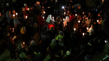 Ιταλία: Οι συγγενείς των μεταναστών του πολύνεκρου ναυαγίου φτάνουν για να θρηνήσουν τα αγαπημένα τους πρόσωπα