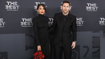 Λιονέλ Μέσι: Έκλεψε τις εντυπώσεις η τσάντα της συζύγου του στο γκαλά της FIFA 