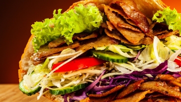 Γερμανία: Το ντονέρ κεμπάπ... 9 ευρώ - «Κύριε Σολτς, μειώστε το κόστος» λένε νεαροί καταναλωτές