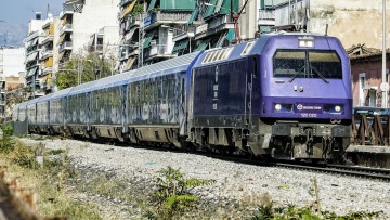 Ταλαιπωρία για επιβάτες τρένου με προορισμό τη Θεσσαλονίκη - Ακινητοποιήθηκε λόγω τεχνικού προβλήματος