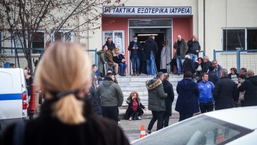 Σύγκρουση τρένων στη Λάρισα: Στους 56 οι τραυματίες που νοσηλεύονται στα νοσοκομεία - 37 σοροί προς αναγνώριση