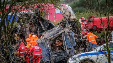 Σύγκρουση τρένων στα Τέμπη: Η ατμόσφαιρα ήταν αποπνικτική, ακούγαμε ουρλιαχτά ανθρώπων, λέει εθελοντής διασώστης